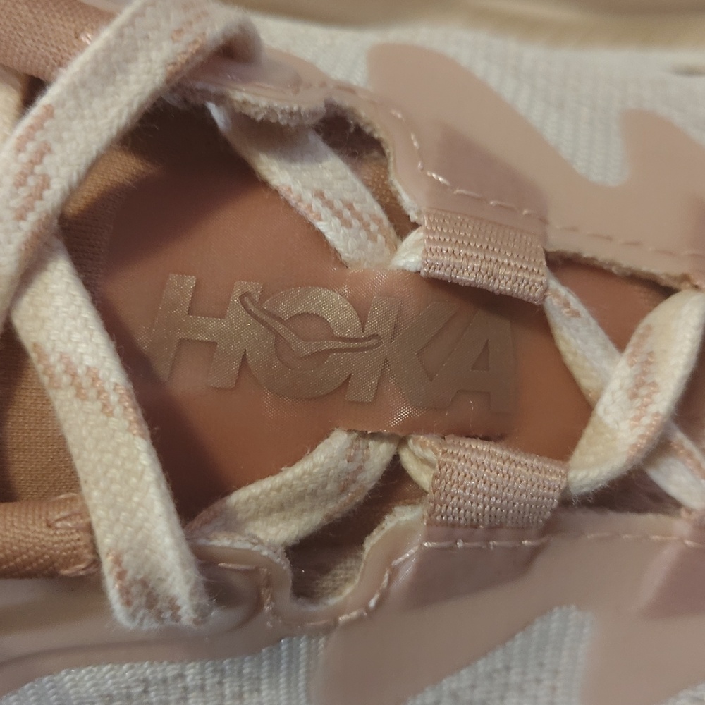 NEW! Hoka Kawana 2.Colour: vanilla /sandstone. Size 10 B - Picture 11 of 15